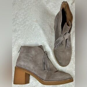 UGG Size 10 Corin Suede "Mouse" (Taupe/Grey) Color Fringe Bow Ankle Boots